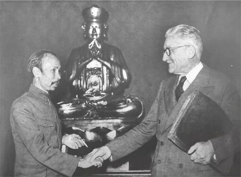 Chủ tịch Hồ Chí Minh và đại diện Chính phủ Pháp Marius Moutet sau khi ký Tạm ước (14/9/1946). President Ho Chi Minh and French government representative Marius Moutet after the signing of the modus vivendi (September 14,1946). Chủ tịch Hồ Chí Minh và đại diện Chính phủ Pháp Marius Moutet sau khi ký Tạm ước (14/9/1946). President Ho Chi Minh and French government representative Marius Moutet after the signing of the modus vivendi (September 14,1946).