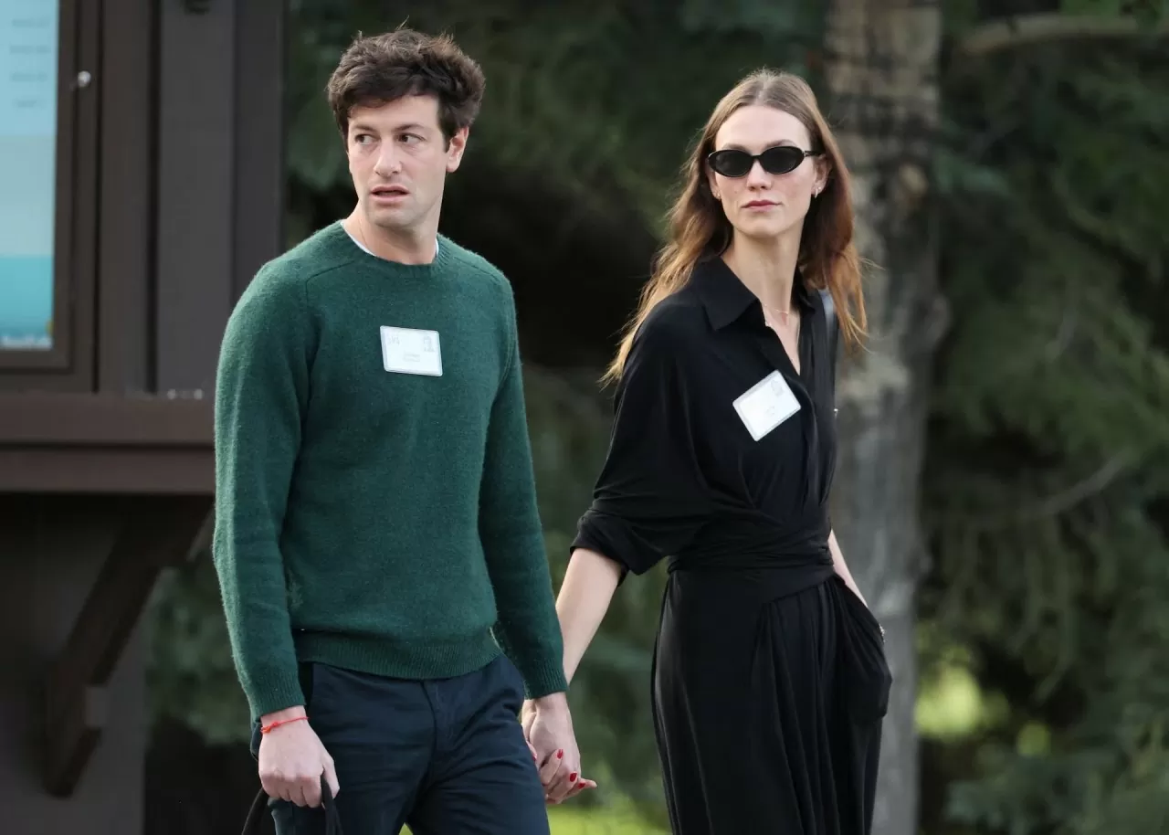 Phong cách thời trang của các ‘ông lớn’ tại 'trại hè dành cho các tỷ phú' của Sun Valley Phong cách thời trang của các ‘ông lớn’ tại 'trại hè dành cho các tỷ phú' của Sun Valley