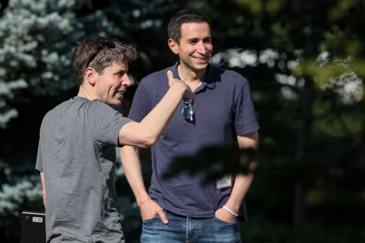 Phong cách thời trang của các ‘ông lớn’ tại 'trại hè dành cho các tỷ phú' của Sun Valley Phong cách thời trang của các ‘ông lớn’ tại 'trại hè dành cho các tỷ phú' của Sun Valley