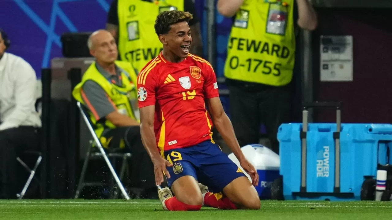 EURO 2024: Yamal tạo ra cơ hội lớn bằng đội tuyển Anh cộng lại EURO 2024: Yamal tạo ra cơ hội lớn bằng đội tuyển Anh cộng lại