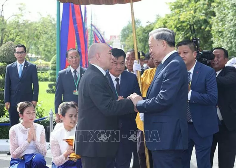 Quốc vương Campuchia chủ trì lễ đón chính thức Chủ tịch nước Tô Lâm Quốc vương Campuchia chủ trì lễ đón chính thức Chủ tịch nước Tô Lâm