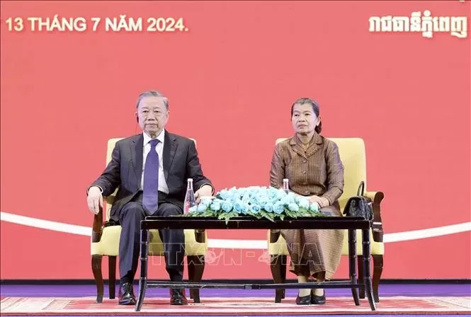 Chủ tịch nước Tô Lâm gặp mặt cựu lưu học sinh Campuchia từng học tập tại Việt Nam Chủ tịch nước Tô Lâm gặp mặt cựu lưu học sinh Campuchia từng học tập tại Việt Nam