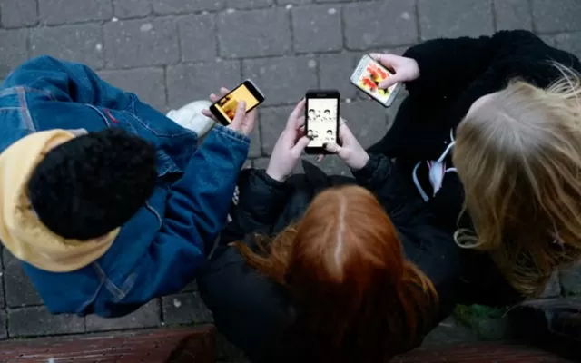 Có nên cấm người dưới 16 tuổi dùng mạng xã hội? Có nên cấm trẻ dưới 16 tuổi dùng mạng xã hội?