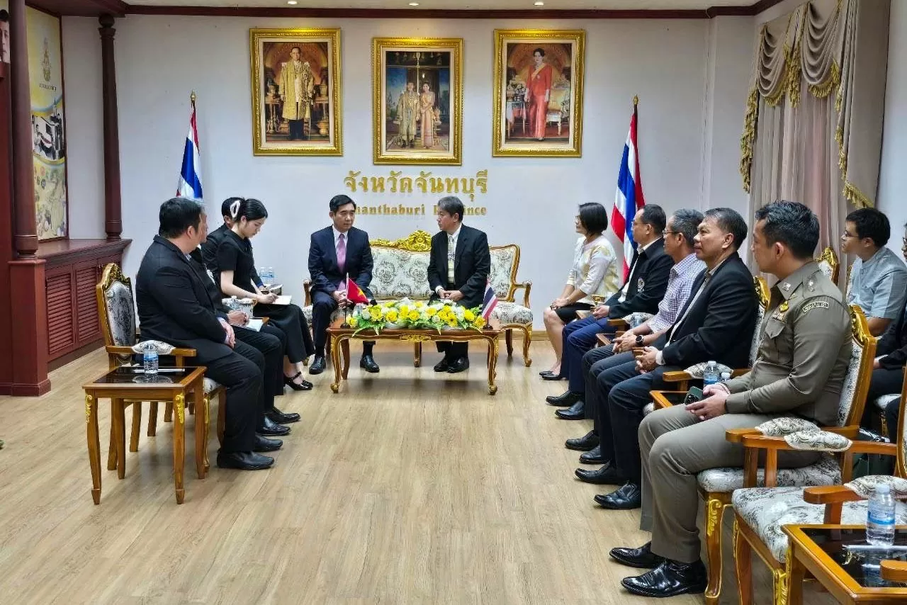 Đại sứ Phạm Việt Hùng thăm, làm việc với các tỉnh Trat, Chanthaburi và Chonburi của Thái Lan Đại sứ Phạm Việt Hùng thăm, làm việc với các tỉnh Trat, Chanthaburi và Chonburi của Thái Lan