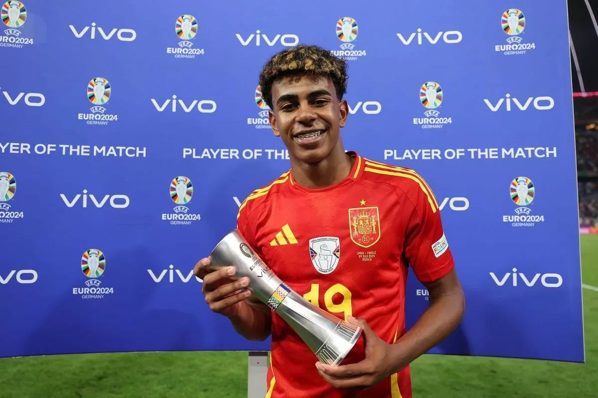 EURO 2024: Cầu thủ 17 tuổi Lamine Yamal lập kỳ tích kiến tạo EURO 2024: Cầu thủ 17 tuổi Lamine Yamal lập kỳ tích kiến tạo