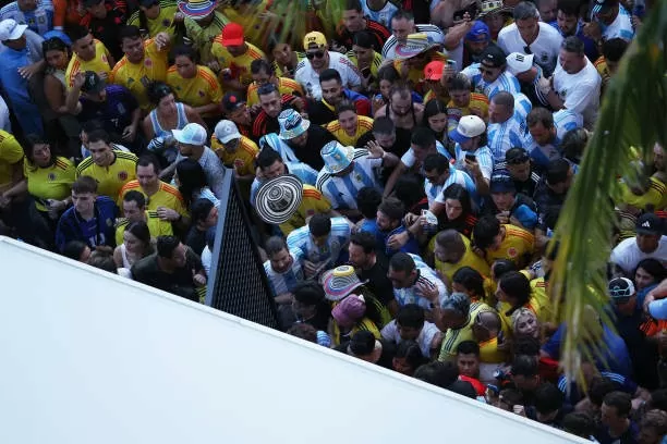 Sốc với cách CĐV vào sân xem chung kết Copa America 2024 Sốc với cách CĐV vào sân xem chung kết Copa America 2024