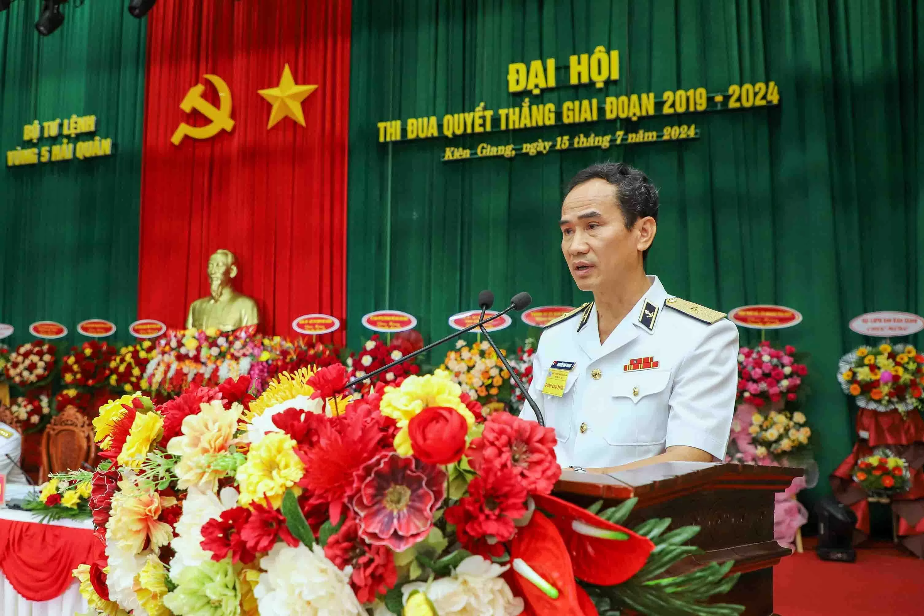 Chuẩn Đô đốc Nguyễn Hữu Thoan phát biểu khai mạc. (Ảnh: Văn Định) Chuẩn Đô đốc Nguyễn Hữu Thoan phát biểu khai mạc. (Ảnh: Văn Định)