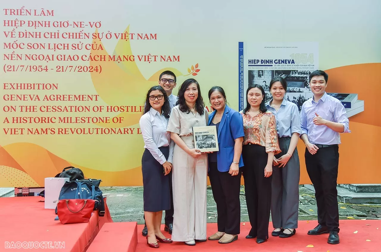 Triển lãm ‘Hiệp định Geneve về đình chỉ chiến sự ở Việt Nam-Mốc son lịch sử của nền Ngoại giao cách mạng Việt Nam’ Toàn cảnh khai mạc Triển lãm Hiệp định Geneva về đình chỉ chiến sự ở Việt Nam