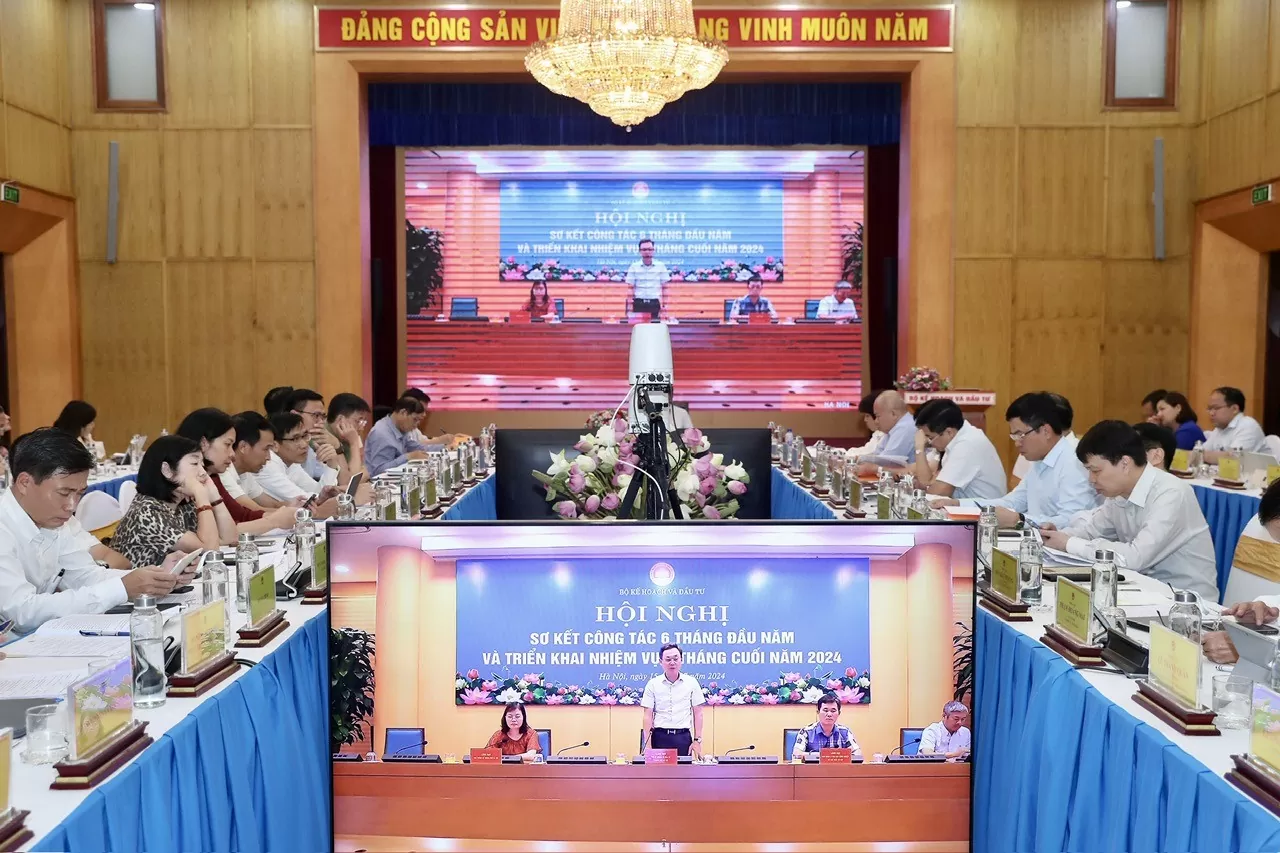 Hội nghị Sơ kết công tác 6 tháng đầu năm và nhiệm vụ 6 tháng cuối năm 2024 của Bộ Kế hoạch và Đầu tư. (Nguồn: MPI) Hội nghị Sơ kết công tác 6 tháng đầu năm và nhiệm vụ 6 tháng cuối năm 2024 của Bộ Kế hoạch và Đầu tư. (Nguồn: MPI)