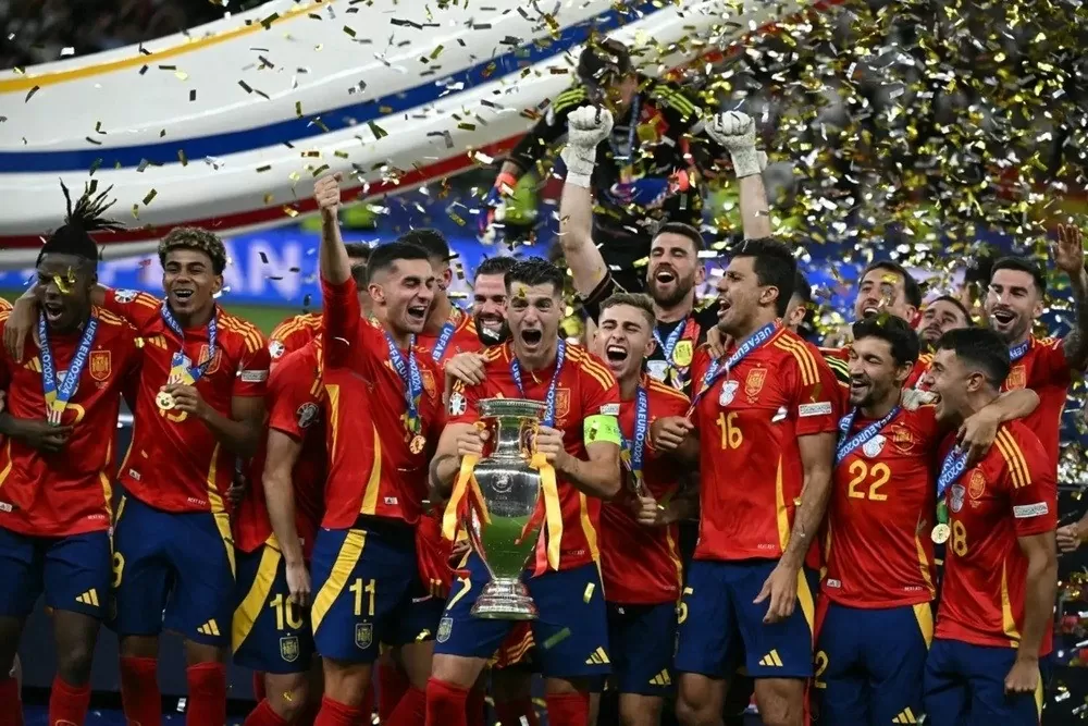 Tuyển Tây Ban Nha bứt phá ngoạn mục, lọt top 3 bảng xếp hạng FIFA Tuyển Tây Ban Nha bứt phá ngoạn mục, lọt top 3 bảng xếp hạng FIFA