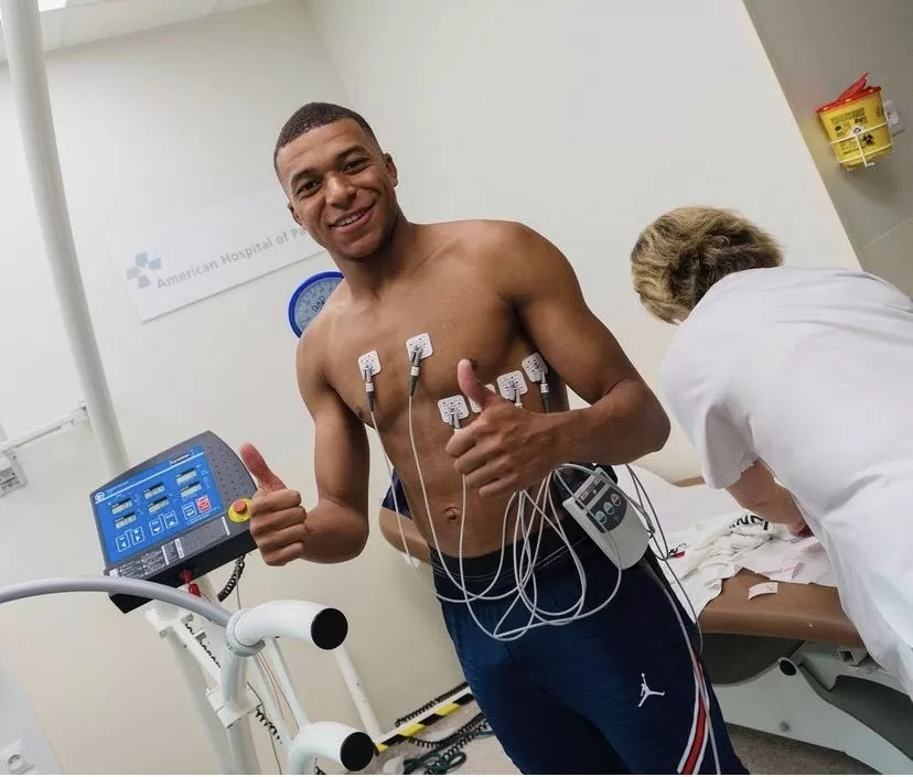 Kylian Mbappe hoàn tất kiểm tra y tế trước lễ ra mắt hoành tráng tại Real Madrid Kylian Mbappe hoàn tất kiểm tra y tế trước lễ ra mắt hoành tráng tại Real Madrid