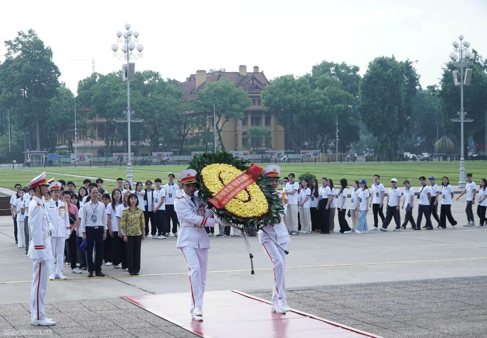 Trại hè Việt Nam 2024: Thanh niên kiều bào bày tỏ lòng biết ơn Chủ tịch Hồ Chí Minh Trại hè Việt Nam 2024: Thanh niên kiều bào bày tỏ lòng biết ơn Chủ tịch Hồ Chí Minh
