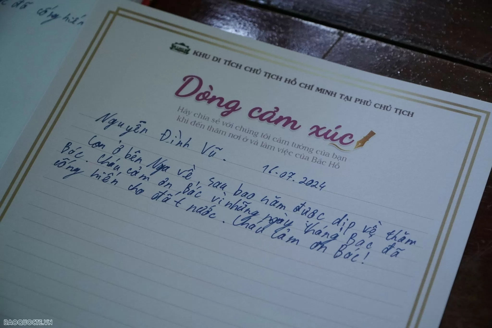 Trại hè Việt Nam 2024: Thanh niên kiều bào bày tỏ lòng biết ơn Chủ tịch Hồ Chí Minh Trại hè Việt Nam 2024: Thanh niên kiều bào bày tỏ lòng biết ơn Chủ tịch Hồ Chí Minh