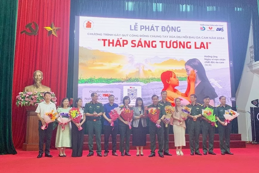 'Thắp sáng tương lai' cho những nạn nhân chất độc da cam 'Thắp sáng tương lai' cho những nạn nhân chất độc da cam/dioxin