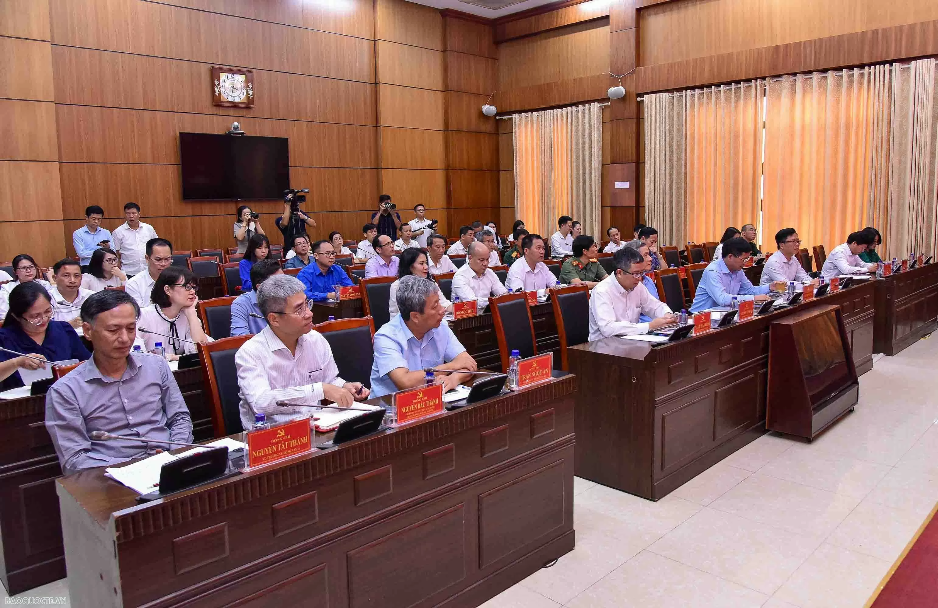 Bộ trưởng Ngoại giao Bùi Thanh Sơn thăm và làm việc tại tỉnh Điện Biên Bộ trưởng Ngoại giao Bùi Thanh Sơn thăm và làm việc tại tỉnh Điện Biên