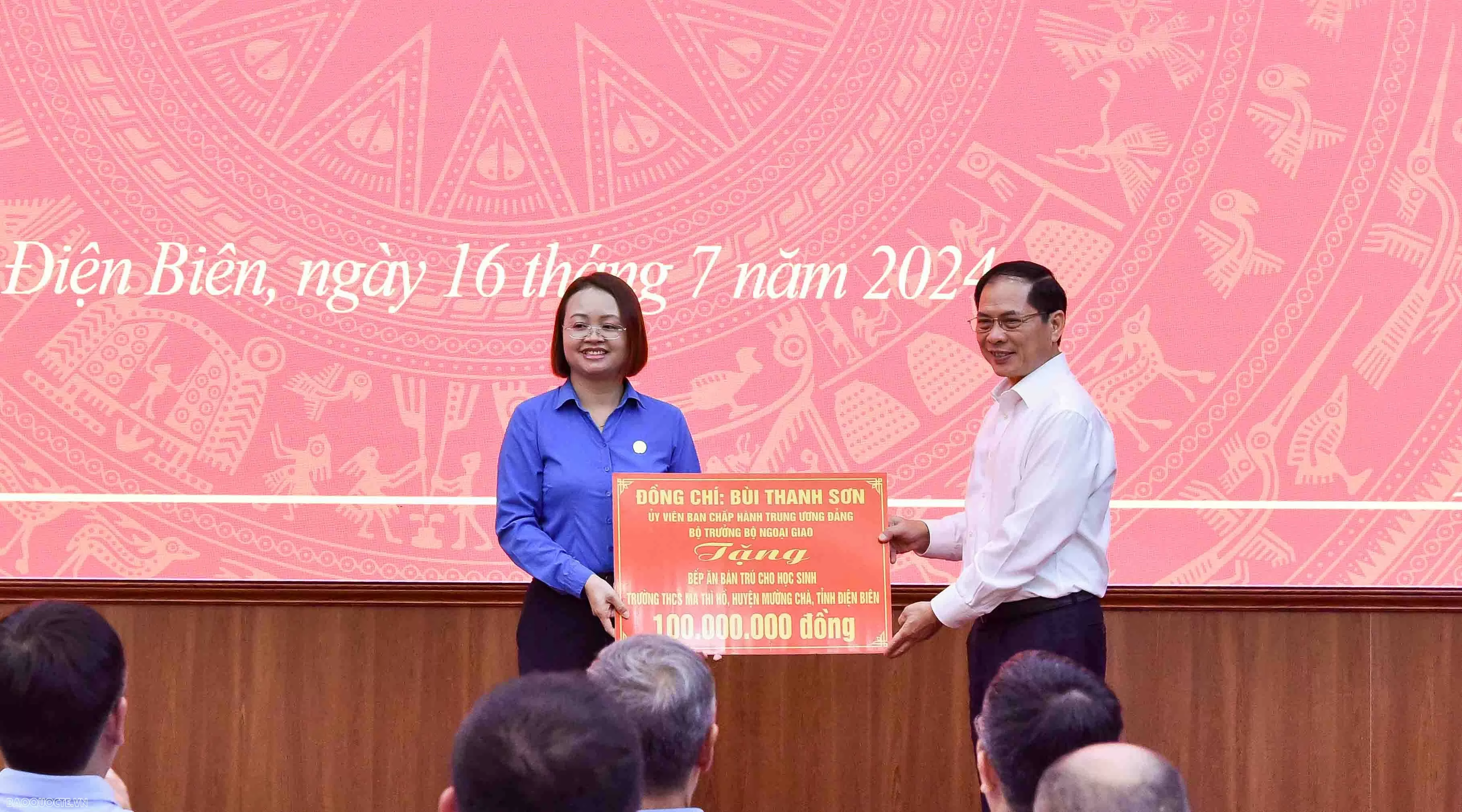 Bộ trưởng Ngoại giao Bùi Thanh Sơn thăm và làm việc tại tỉnh Điện Biên Bộ trưởng Ngoại giao Bùi Thanh Sơn thăm và làm việc tại tỉnh Điện Biên