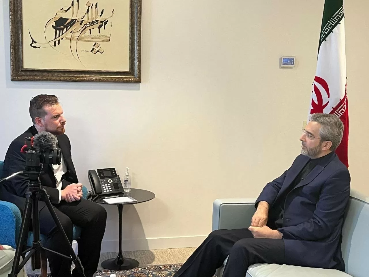 Quyền ngoại trưởng Iran: Để ngỏ đàm phán hạt nhân cùng Mỹ, hé lộ ý định với Nga-Trung Quốc, cảnh báo về 'địa ngục không thể quay đầu' của Israel Quyền ngoại trưởng Iran: Để ngỏ đàm phán hạt nhân cùng Mỹ, hé lộ ý định với Nga-Trung Quốc, cảnh báo về 'địa ngục không thể quay đầu' của Israel