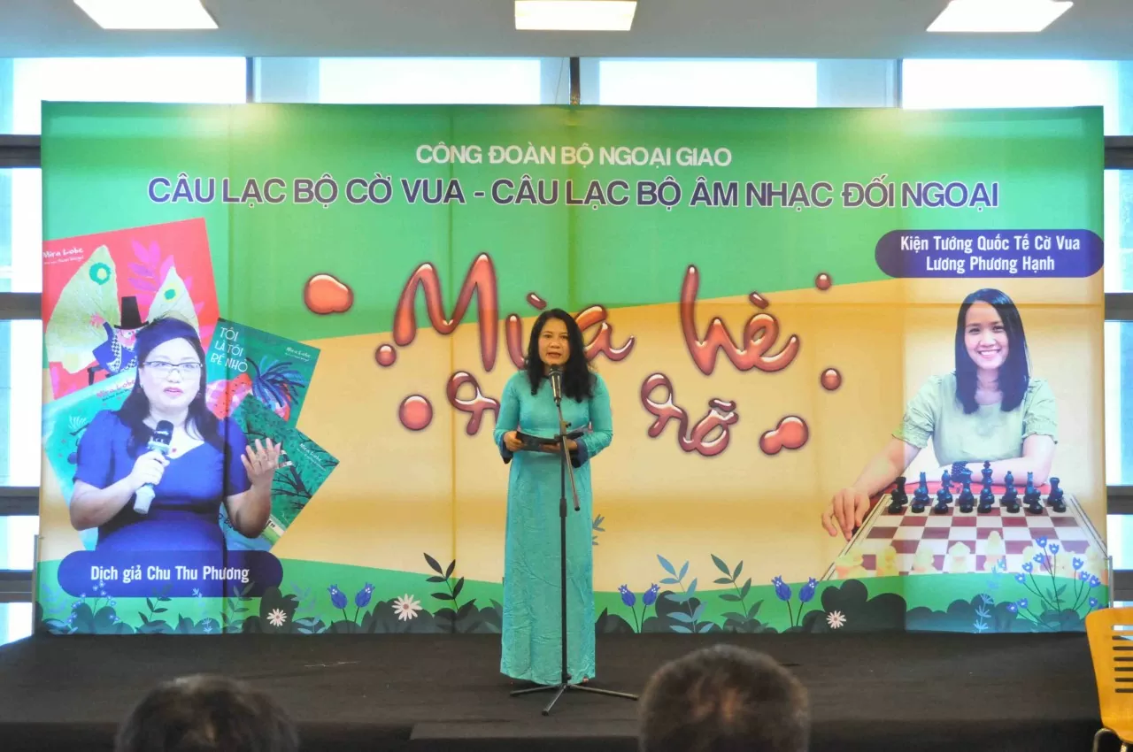 Bồi dưỡng tình yêu ngành, yêu nghề và gắn bó với cha mẹ của con em ngành Ngoại giao Bồi dưỡng tình yêu ngành, yêu nghề và gắn bó với cha mẹ của con em ngành Ngoại giao