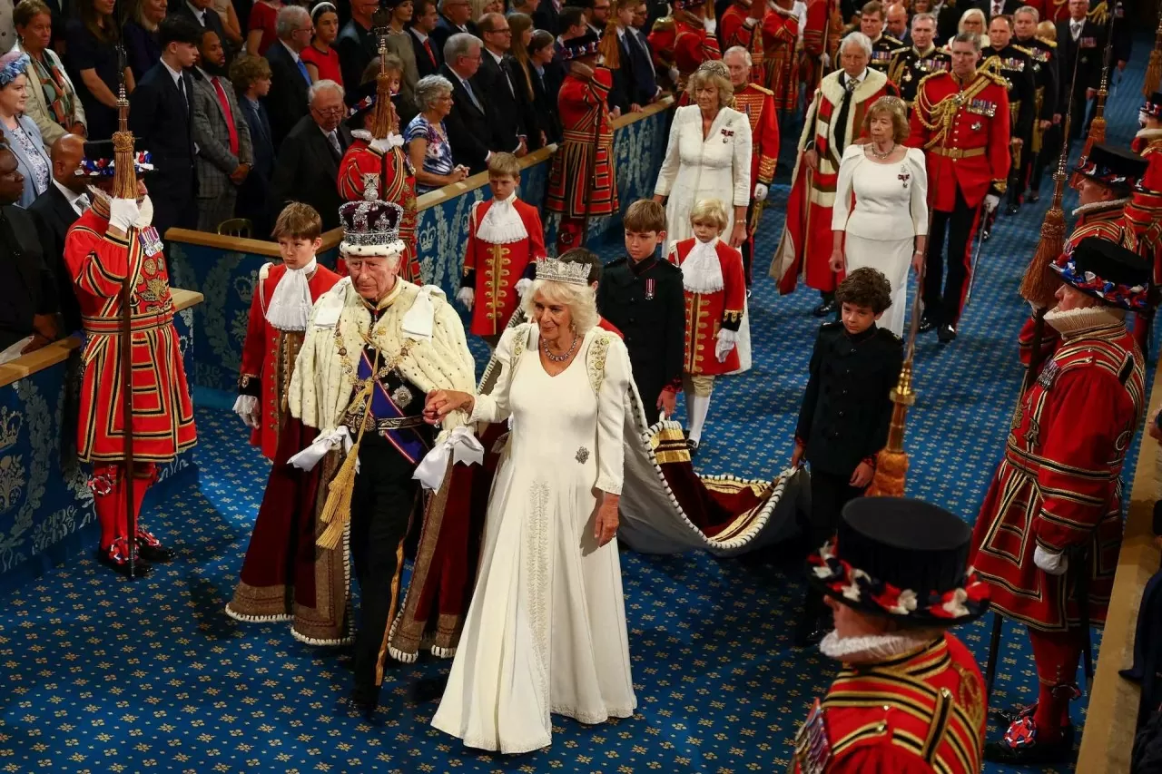 Vua Charles III và Hoàng hậu Camilla dự khai mạc Quốc hội Anh Vua Charles III và Hoàng hậu Camilla dự khai mạc Quốc hội Anh