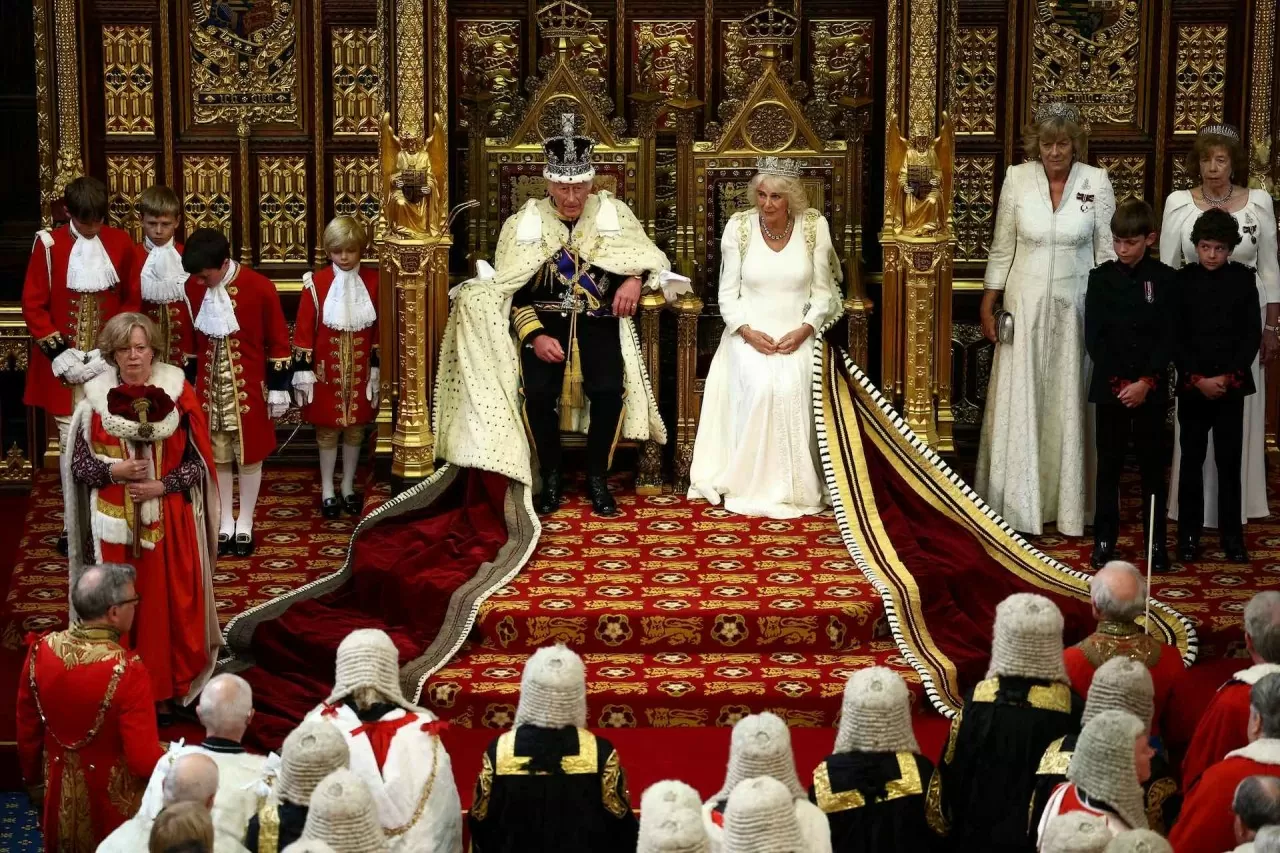 Vua Charles III và Hoàng hậu Camilla dự khai mạc Quốc hội Anh Vua Charles III và Hoàng hậu Camilla dự khai mạc Quốc hội Anh