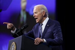 Tổng thống Mỹ Joe Biden mắc Covid-19, lần đầu úp mở về khả năng cân nhắc việc chạy đua vào Nhà Trắng