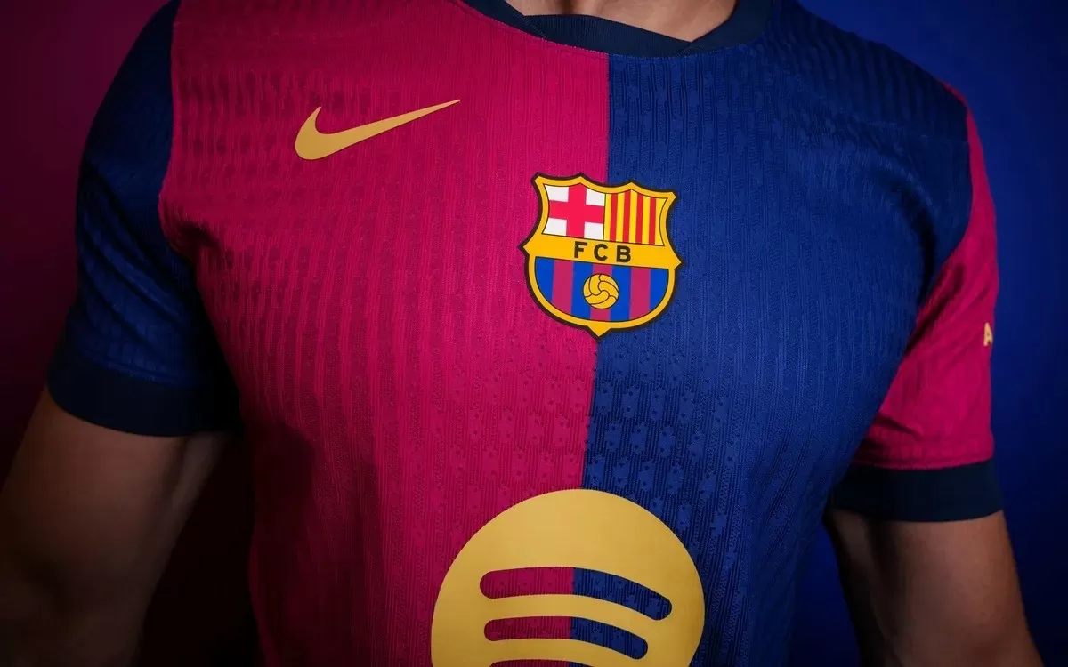 Barcelona ra mắt trang phục thi đấu mới, Lamine Yamal nổi bật nhất Barcelona ra mắt trang phục thi đấu mới, Lamine Yamal nổi bật nhất