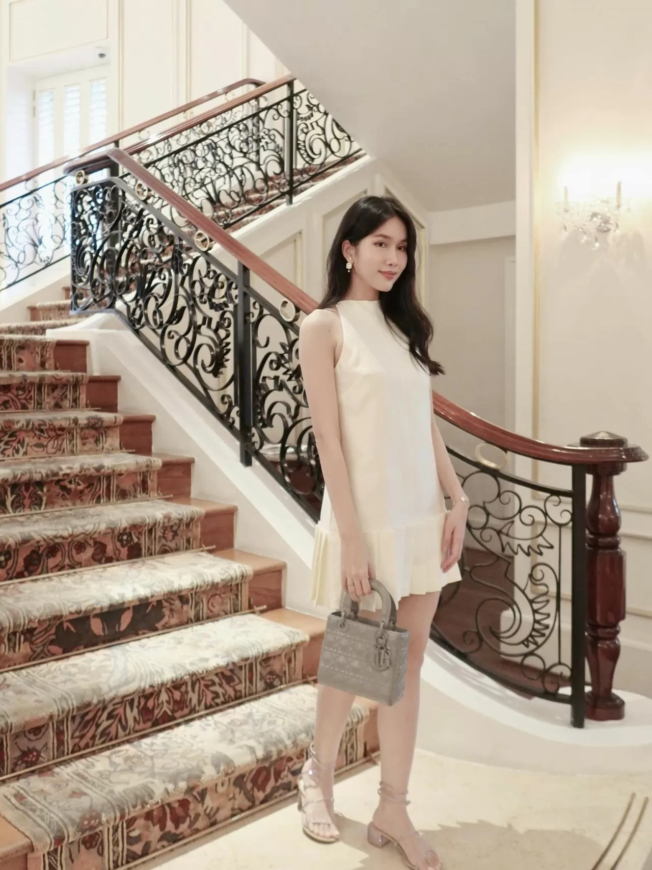 Á hậu Phương Anh