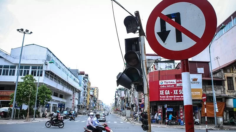 Quy định lắp đặt biển báo giao thông, đèn tín hiệu giao thông mới nhất 2024 Quy định lắp đặt biển báo giao thông, đèn tín hiệu giao thông mới nhất 2024