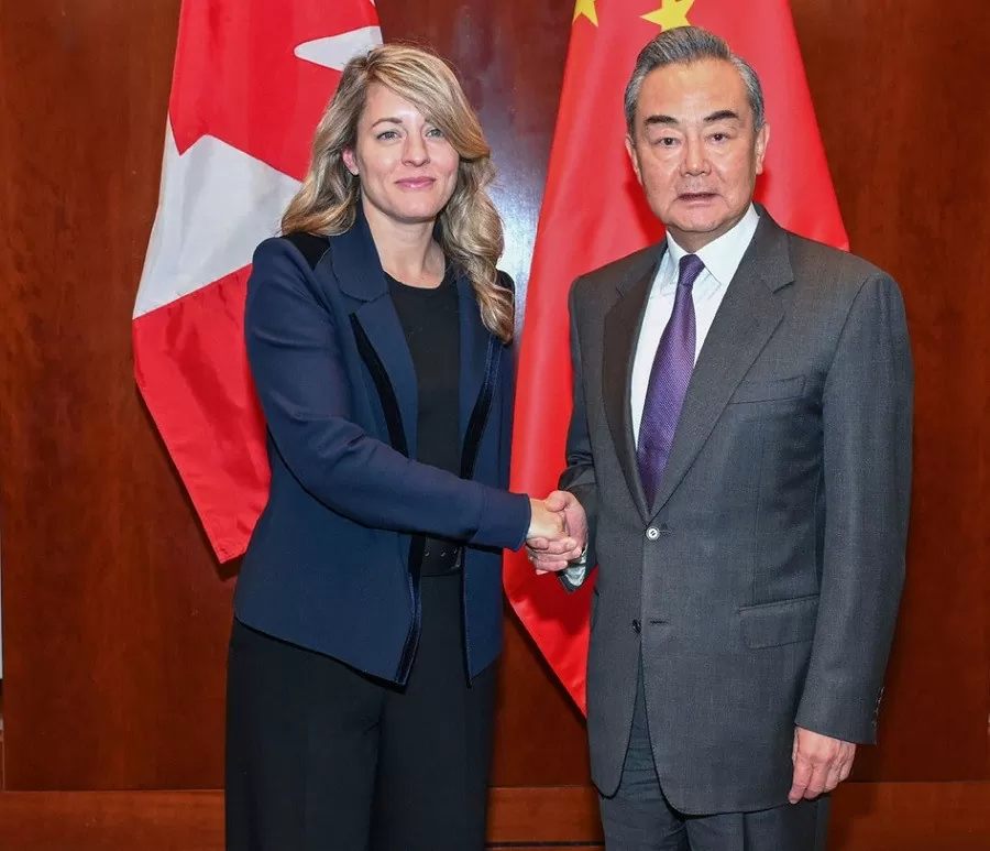 Lần đầu tiên sau gần 7 năm, một ngoại trưởng Canada thăm Trung Quốc Lần đầu tiên sau gần 7 năm, một ngoại trưởng Canada thăm Trung Quốc