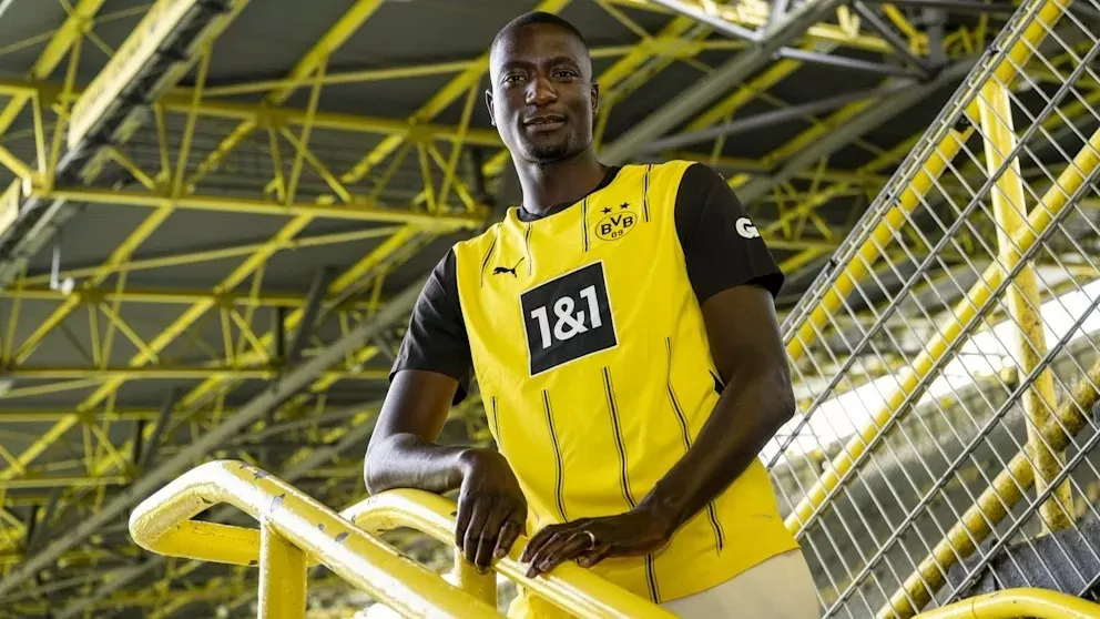 Chuyển nhượng cầu thủ MU: Ký Leny Yoro, Totenham đua giành McTominay, bán lỗ Wan-Bissaka Chuyển nhượng cầu thủ MU: Ký Leny Yoro, Totenham đua giành McTominay, bán lỗ Wan-Bissaka