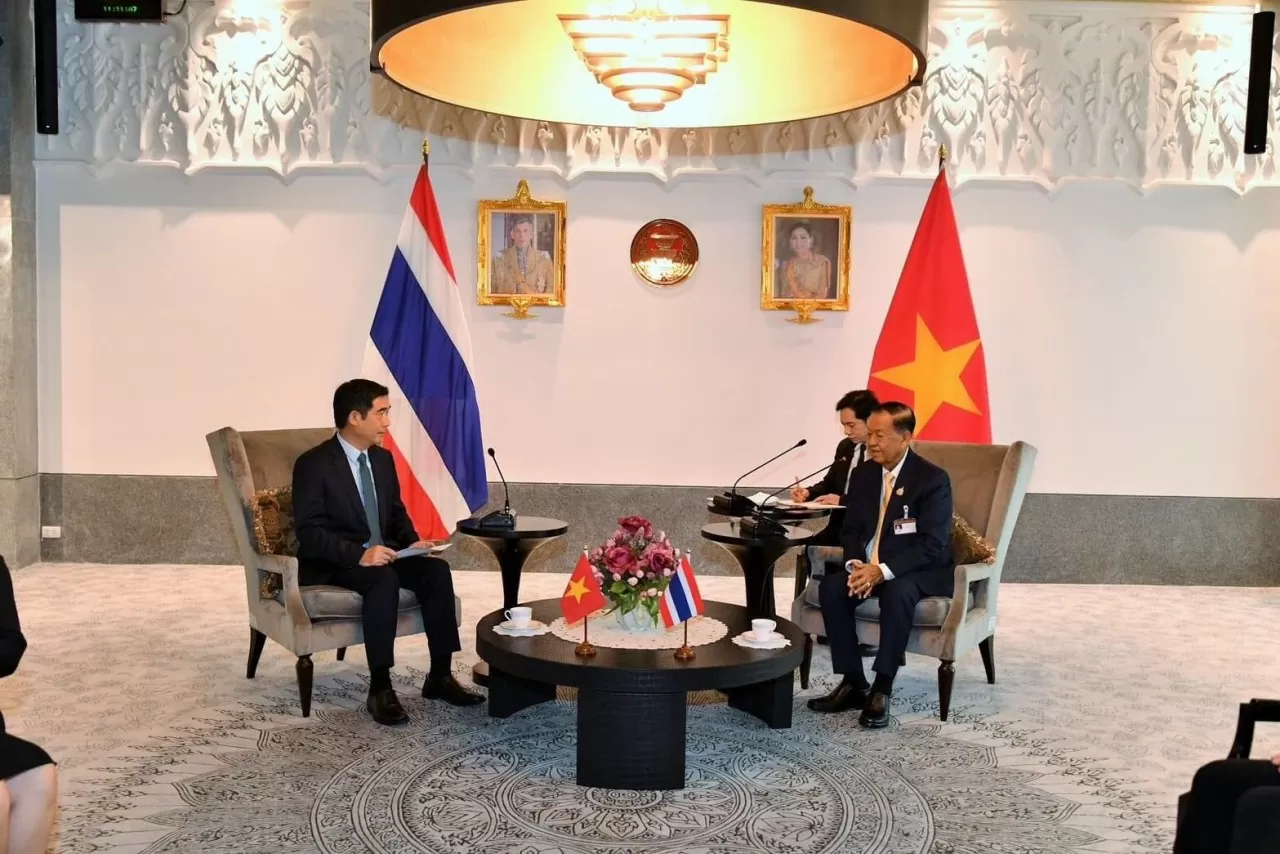 Đại sứ Phạm Việt Hùng cũng hy vọng Chủ tịch Quốc hội, Chủ tịch Hạ viện Wan Muhamad Noor Matha. (Nguồn: ĐSQ VN tại Thái Lan) Đại sứ Phạm Việt Hùng cũng hy vọng Chủ tịch Quốc hội, Chủ tịch Hạ viện Wan Muhamad Noor Matha. (Nguồn: ĐSQ VN tại Thái Lan)
