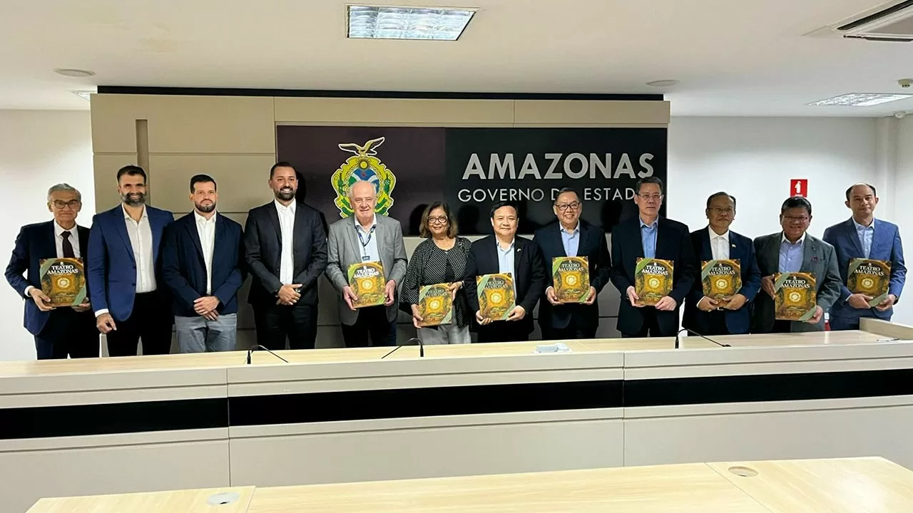 Đại sứ Bùi Văn Nghị tham gia đoàn các đại sứ ASEAN tại Brazil thăm và làm việc tại bang Amazonas Đại sứ Bùi Văn Nghị tham gia đoàn Ủy ban ASEAN tại Brazil thăm và làm việc tại bang Amazonas