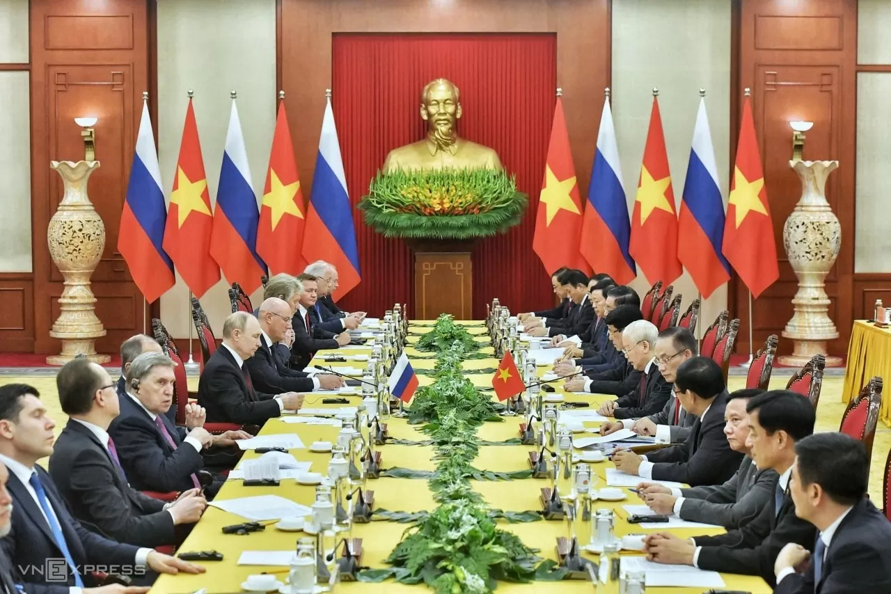 Tổng Bí thư Nguyễn Phú Trọng với Ngoại giao Việt Nam Tổng Bí thư Nguyễn Phú Trọng với Ngoại giao Việt Nam