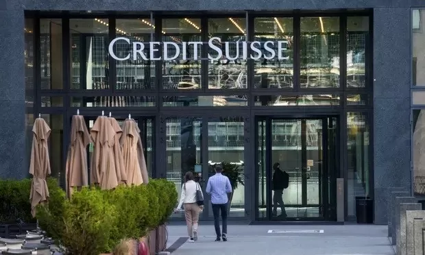 Ngân hàng đầu tư Credit Suisse ở Thụy Sĩ chuyên giúp quản lý tài sản của nhiều người giàu nhất thế giới. Ảnh: Reuters Ngân hàng đầu tư Credit Suisse ở Thụy Sĩ chuyên giúp quản lý tài sản của nhiều người giàu nhất thế giới. Ảnh: Reuters