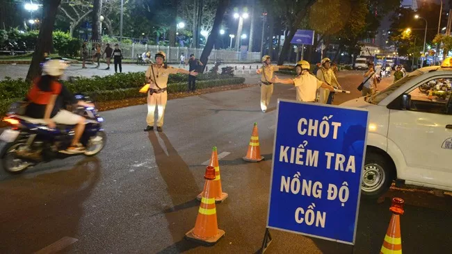 Từ chối kiểm tra nồng độ cồn có thể bị phạt đến 40 triệu đồng.