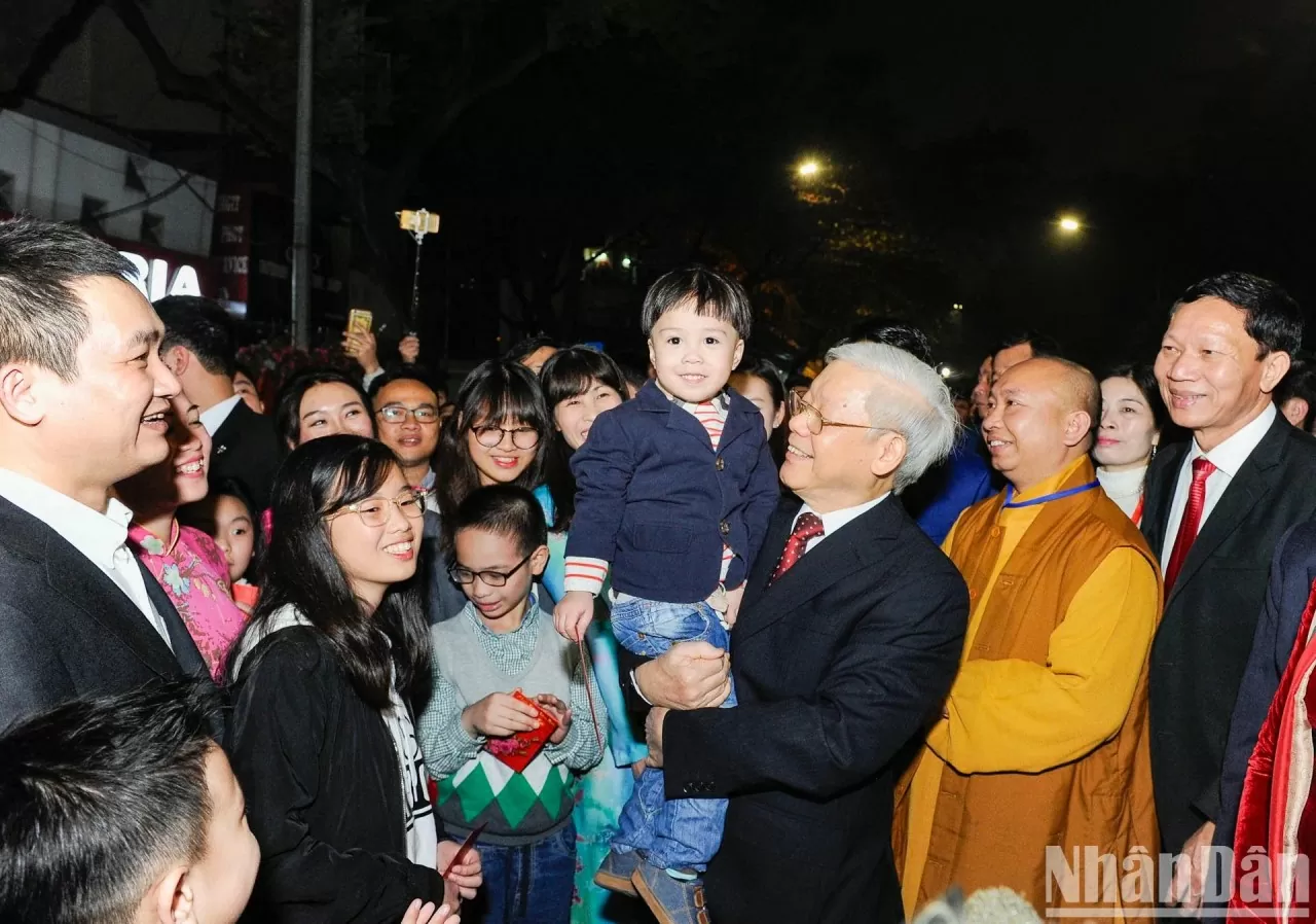 Những hình ảnh bình dị, gần gũi của Tổng Bí thư Nguyễn Phú Trọng Những hình ảnh bình dị, gần gũi của Tổng Bí thư Nguyễn Phú Trọng