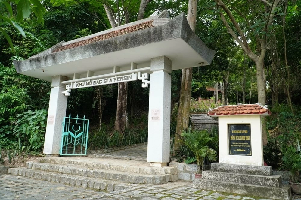 Phát huy giá trị di tích Khu mộ bác sĩ A.Yersin thành điểm đến du lịch Phát huy giá trị di tích Khu mộ bác sĩ A.Yersin thành điểm đến du lịch