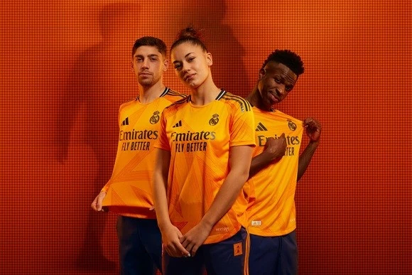 Mbappe rạng rỡ ra mắt trang phục thi đấu Real Madrid trên sân khách Mbappe rạng rỡ ra mắt trang phục thi đấu Real Madrid trên sân khách