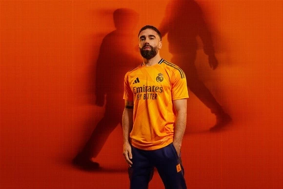 Mbappe rạng rỡ ra mắt trang phục thi đấu Real Madrid trên sân khách Mbappe rạng rỡ ra mắt trang phục thi đấu Real Madrid trên sân khách