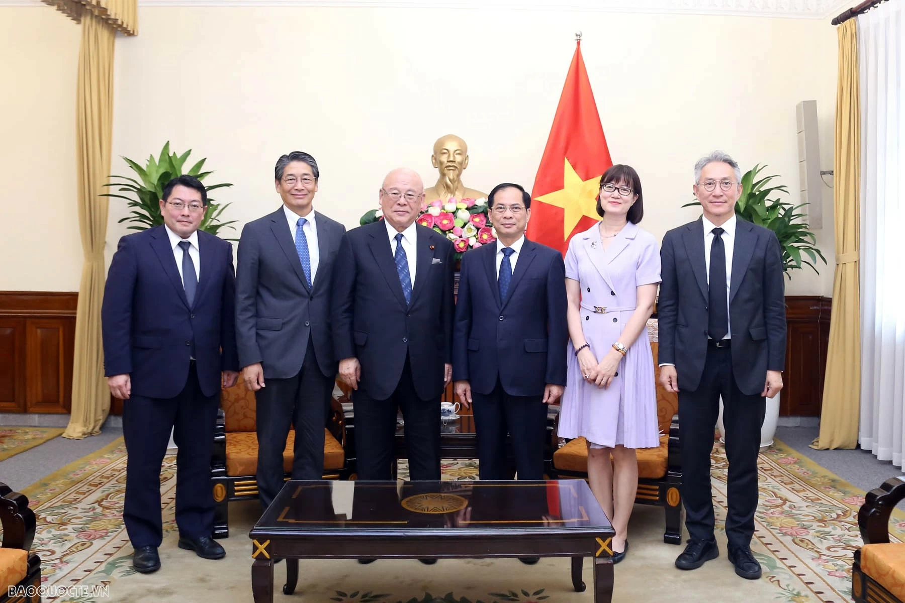 Bộ trưởng Ngoại giao Bùi Thanh Sơn tiếp Cố vấn đặc biệt Liên minh nghị sỹ hữu nghị Nhật-Việt Bộ trưởng Bùi Thanh Sơn tiếp Cố vấn đặc biệt Liên minh nghị sĩ hữu nghị Nhật-Việt