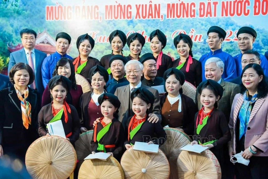 Tổng Bí thư Nguyễn Phú Trọng với cán bộ và nhân dân tỉnh Bắc Ninh. Tổng Bí thư Nguyễn Phú Trọng với cán bộ và nhân dân tỉnh Bắc Ninh.