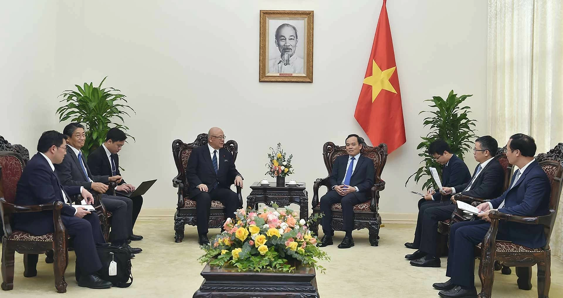 Phó Thủ tướng Trần Lưu Quang tiếp Cố vấn đặc biệt Liên minh Nghị sĩ hữu nghị Nhật-Việt Phó Thủ tướng Trần Lưu Quang tiếp Cố vấn đặc biệt Liên minh Nghị sĩ hữu nghị Nhật-Việt