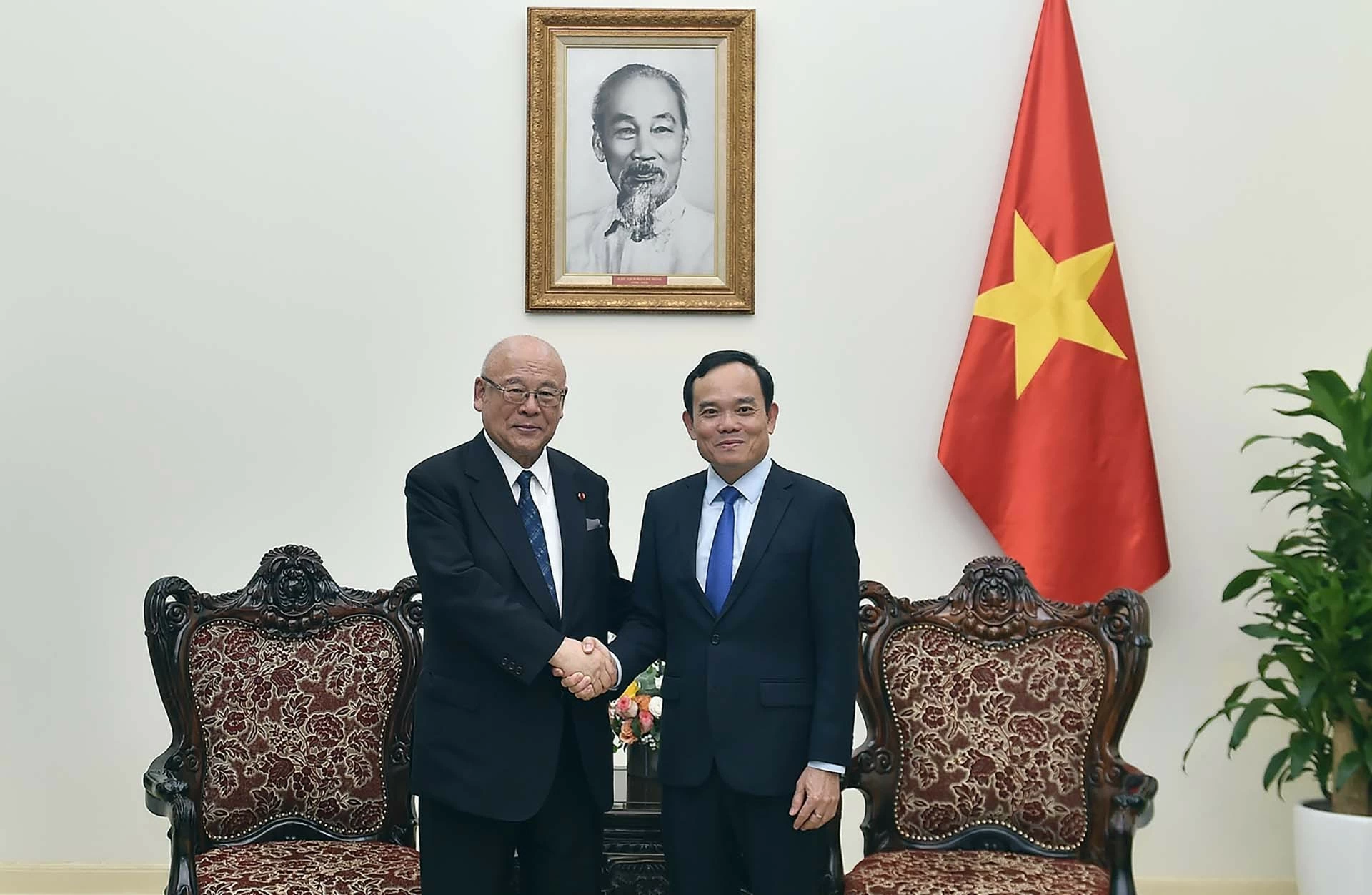 Phó Thủ tướng Trần Lưu Quang tiếp Cố vấn đặc biệt Liên minh Nghị sĩ hữu nghị Nhật-Việt Phó Thủ tướng Trần Lưu Quang tiếp Cố vấn đặc biệt Liên minh Nghị sĩ hữu nghị Nhật-Việt