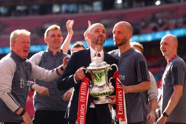Erik Ten Hag đã giúp MU giành 2 danh hiệu ở 2 mùa giải gần nhất. Erik Ten Hag đã giúp MU giành 2 danh hiệu ở 2 mùa giải gần nhất.