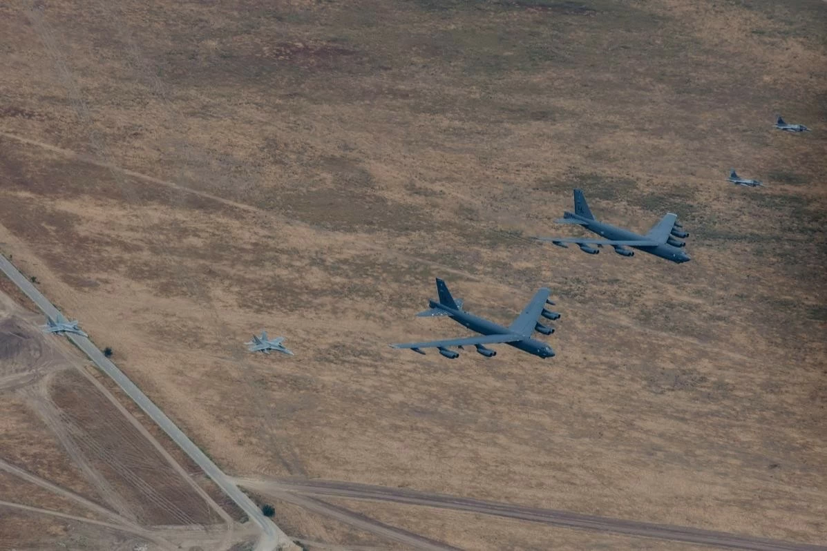 Lần đầu tiên, Mỹ điều máy bay ném bom B-52 đến quốc gia sát sườn Ukraine, Nga Lần đầu tiên, Mỹ điều máy bay ném bom B-52 đến quốc gia sát sườn Ukraine, Nga