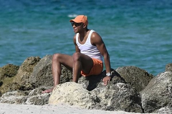 Mbappe đang nghỉ hè ở Mỹ. Mbappe đang nghỉ hè ở Mỹ.