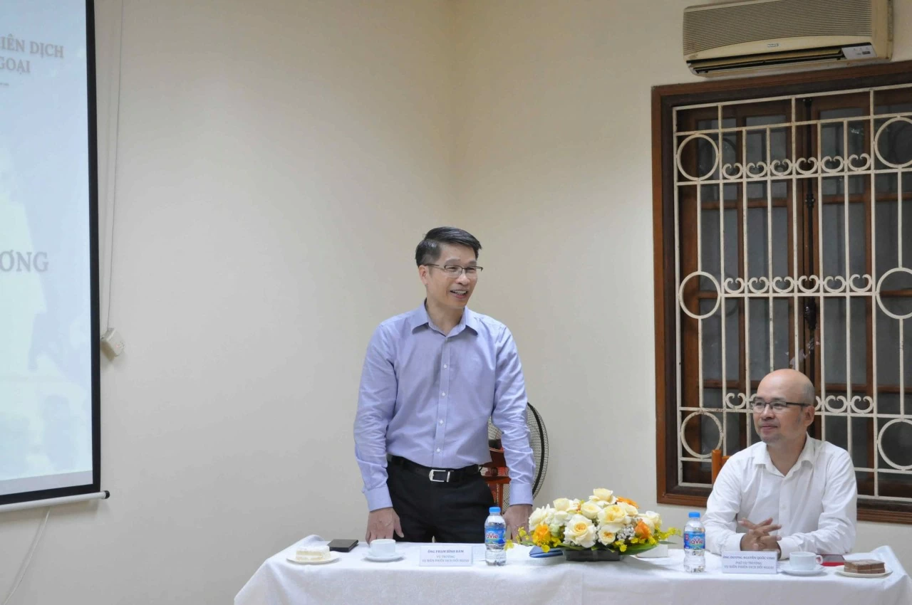 Khai giảng khóa học kỹ năng phiên dịch tiếp xúc đối ngoại dành cho cán bộ ngoại vụ địa phương Khai giảng khóa học kỹ năng phiên dịch tiếp xúc đối ngoại dành cho cán bộ ngoại vụ địa phương