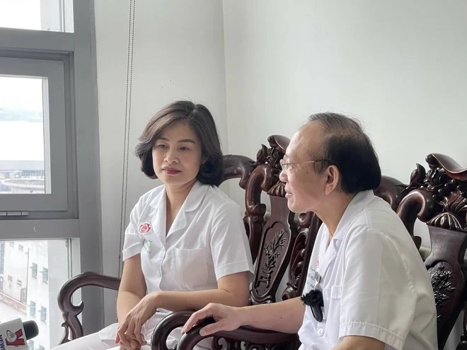 Những nhân viên y tế của Bệnh viện Trung ương Quân đội 108 được chăm sóc bác trong nhiều ngày. (Ảnh: PV/Vietnam+) Những nhân viên y tế của Bệnh viện Trung ương Quân đội 108 được chăm sóc bác trong nhiều ngày. (Ảnh: PV/Vietnam+)