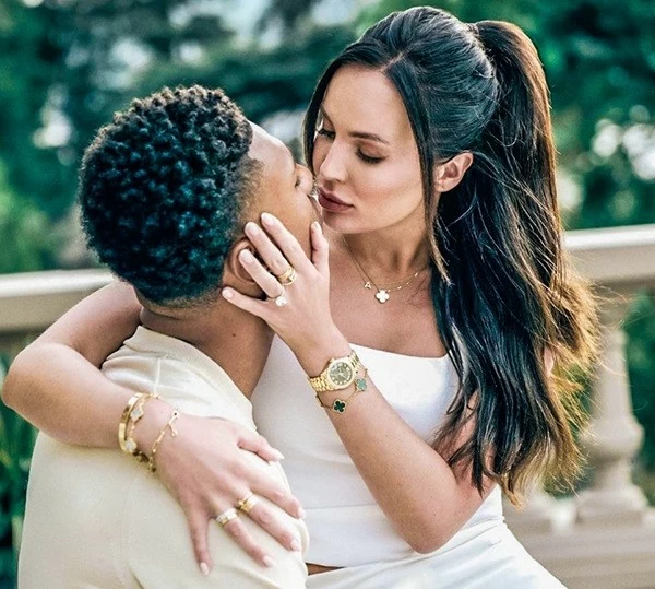 Sao tuyển Anh Ollie Watkins lãng mạn cầu hôn bạn gái Sao tuyển Anh Ollie Watkins lãng mạn cầu hôn bạn gái