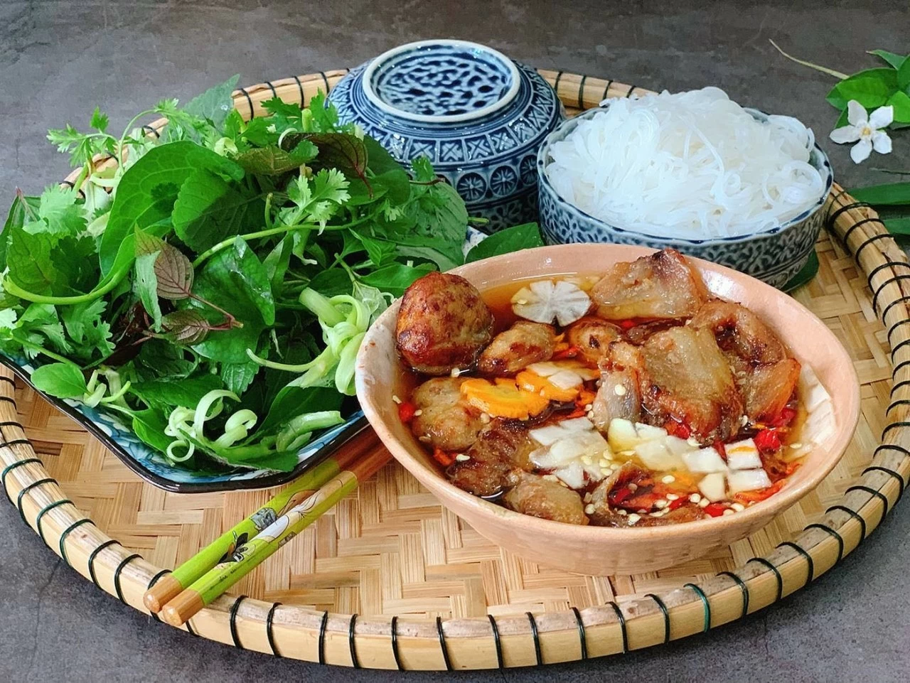 Hà Nội: Thủ phủ ẩm thực hấp dẫn bậc nhất thế giới do Tripadvisor đánh giá Hà Nội: Thủ phủ ẩm thực hấp dẫn bậc nhất thế giới do Tripadvisor đánh giá